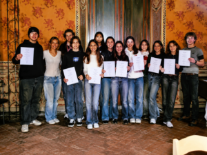 Gruppe von Teilnehmer mit Zertifikat